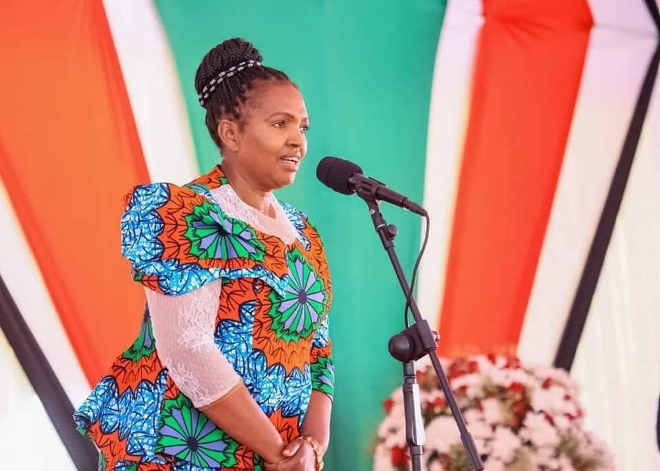 Nakuru Senator Tabitha Karanja speaking at a public forum.